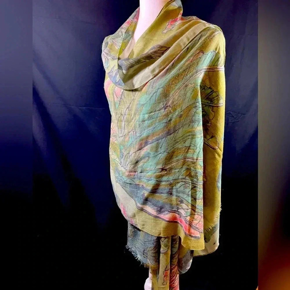 Stunning scarf/shawl. Never worn. - Picture 1 of 4